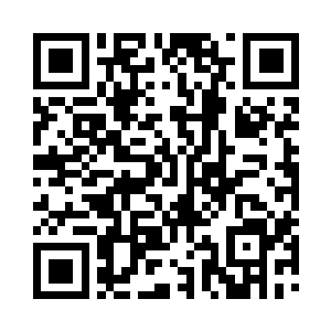 布鲁斯在艾娃的协助下换上了新的手术服二维码生成