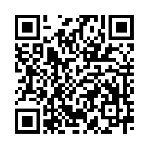 师师远远地看到了正在忙碌的宁毅二维码生成