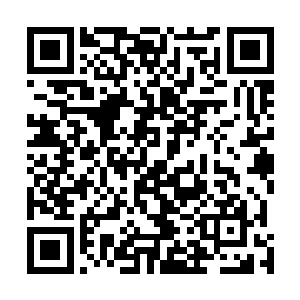 帝寒百无聊赖的站在一群不约而同相继涌上来的女人中间二维码生成