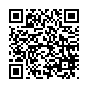 带着李冲和他的摄像师往实验室里走二维码生成