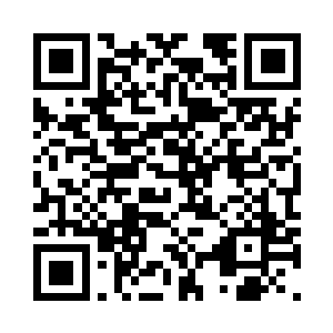 常大胆和巴里拉着王铮站到了最后面二维码生成