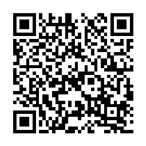 平时走路看着一个年轻人过都想往人家身上靠去的二维码生成