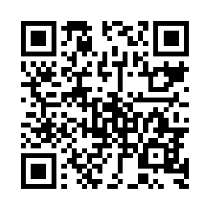 年轻人已经伸手拿过托盘上的信封二维码生成