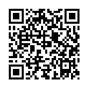 年轻人拥有一张混合了英俊和纯真的面孔二维码生成