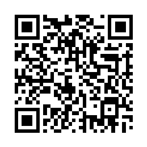 年轻人的脸上顿时出现了一个青紫的手掌印二维码生成