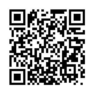 年轻的皇帝陛下轻轻扶着城楼上的栏杆二维码生成