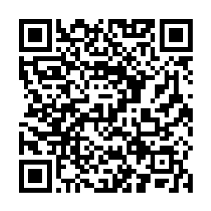 并且分布位置也是按照当初小鼎内的分布情况来摆设的二维码生成