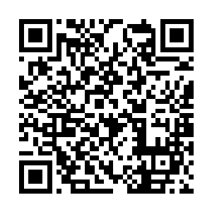 并且并没有随着米迦勒的陨落而消失的白金色光柱二维码生成