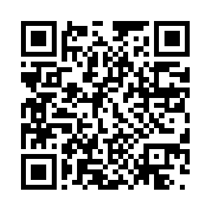 并且开始往里拿着一沓沓厚厚的资料来二维码生成