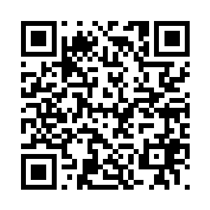 并且还拿了张纸将他的名字记了下来二维码生成