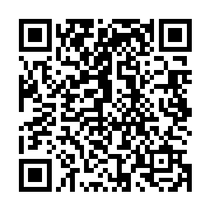 并且这三个人就是上次去不来梅给荣光拍纪录片的那三个人二维码生成