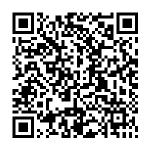 并以迅雷不及掩耳之势重重的轰击在了那几乎已经彻底凝型的黑色石人之上二维码生成