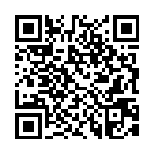 并将目光从衣服间的缝隙中投了出去二维码生成