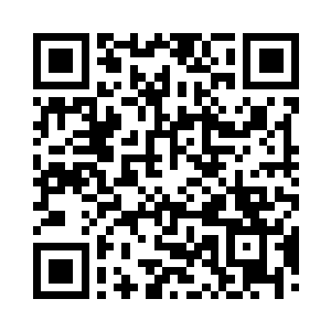 并朝着城下沟堑里躲着的孙军将士抛了过去二维码生成