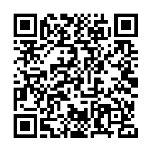 并朝着那站在黑色长舟上的天罪星费力飞了过去二维码生成