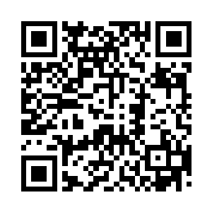 应该她们用同一种她听的不大懂的话在交流二维码生成