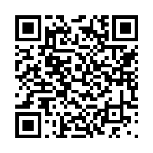 店里的美容师似乎也比以前多了不少二维码生成