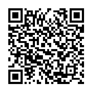 府里有生育经验的嬷嬷陪在里间帮着韩氏稳定情绪二维码生成