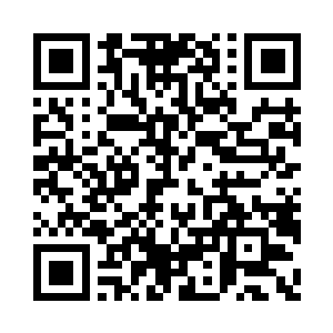 庞大的星舰群小心地擦过一个又一个黑洞二维码生成