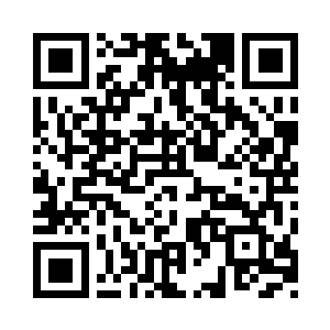 庞大的黄金巨人直接将石板丢进嘴巴里面二维码生成