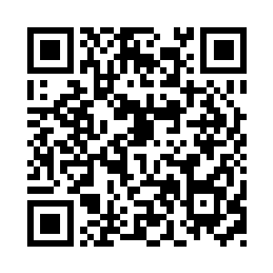 康家沿兴奋地将手中的纸条与凌蘭的对调二维码生成