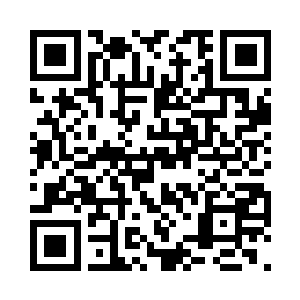 开口的吴幸脸色大变立即出手镇压住羽果二维码生成