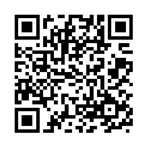 开始小水晶还不好意思和姐姐们抢二维码生成