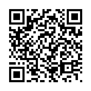 开始认真的继续操控起小艇的方位来二维码生成