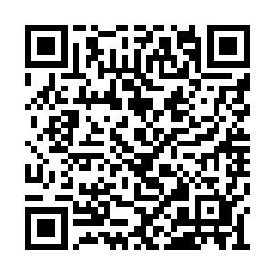 引得前面正骑着自行车的学生们一个个怒气连连二维码生成