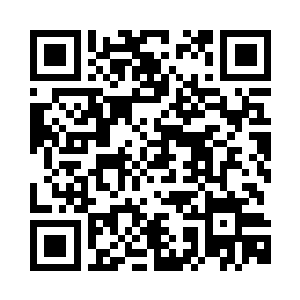 弗兰克和杰尼弗两人依次走了出来二维码生成