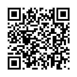 弗莱手里握着一枚拉开引信的手榴弹二维码生成