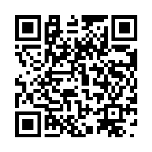 张东城和帕翠西娅带着路上买来的礼物二维码生成