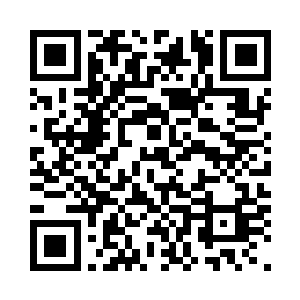 张了一下嘴似乎是想要对张璐涵说话二维码生成