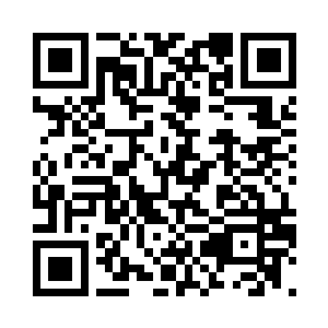 张卫东看众人将积雪扫到了一旁堆着二维码生成