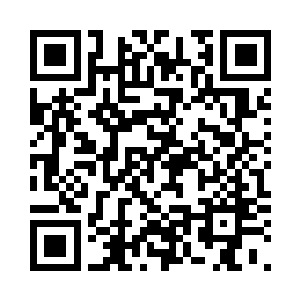 张家家主缓缓的走到那年轻人的近前二维码生成