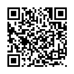 张小凡也不顾周围还有那么多客人在围观二维码生成