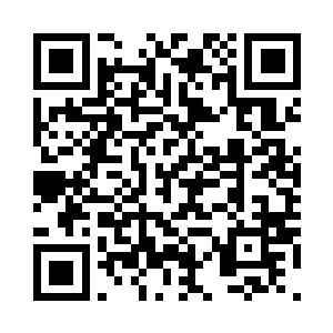 张小凡冲着已经围成一桌的众女喊道二维码生成