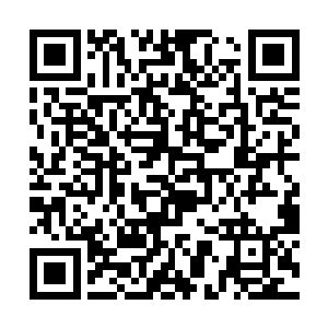 张小凡只能恨恨的看了一眼真窜出窗口的蓝衣年轻人二维码生成