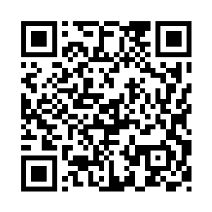 张文斌主动伸手跟那中年男子握了握手二维码生成