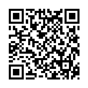 张晓华和尤明两个人磨磨蹭蹭的从车上面下来二维码生成