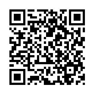 张潇晗的手轻轻摩挲了一下坠在胸前的玉符二维码生成