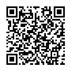 张铁一个人在更衣室把阿诺刚刚示范的那几个动作做了几遍后二维码生成