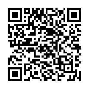 张铁从离地面五十多米的空中如黑色的幽灵一样的飞过二维码生成