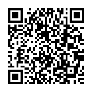 张铁只是看着关千重的脸色和那突然变得凝重起来的一对浓眉二维码生成