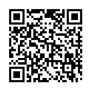 张铁和他的老爸老妈则同样坐上一辆轿车二维码生成