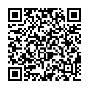 张铁已经无声无息的释放了几片寻踪之羽在他的身上二维码生成