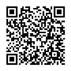 张铁第一次站在了神像眉心中间那只眼睛所散发的红光之中二维码生成