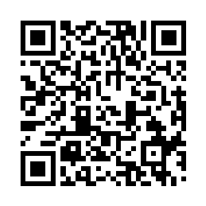 张铁蛋和几个中年男人正打开一辆车子的车门二维码生成