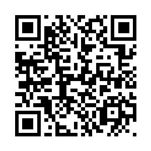 弯腰从地面上将凯斯的短刀捡了起来二维码生成