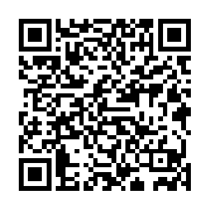 强大恐怖的能量气息导致周围气流狂躁形成凶猛旋风肆虐二维码生成